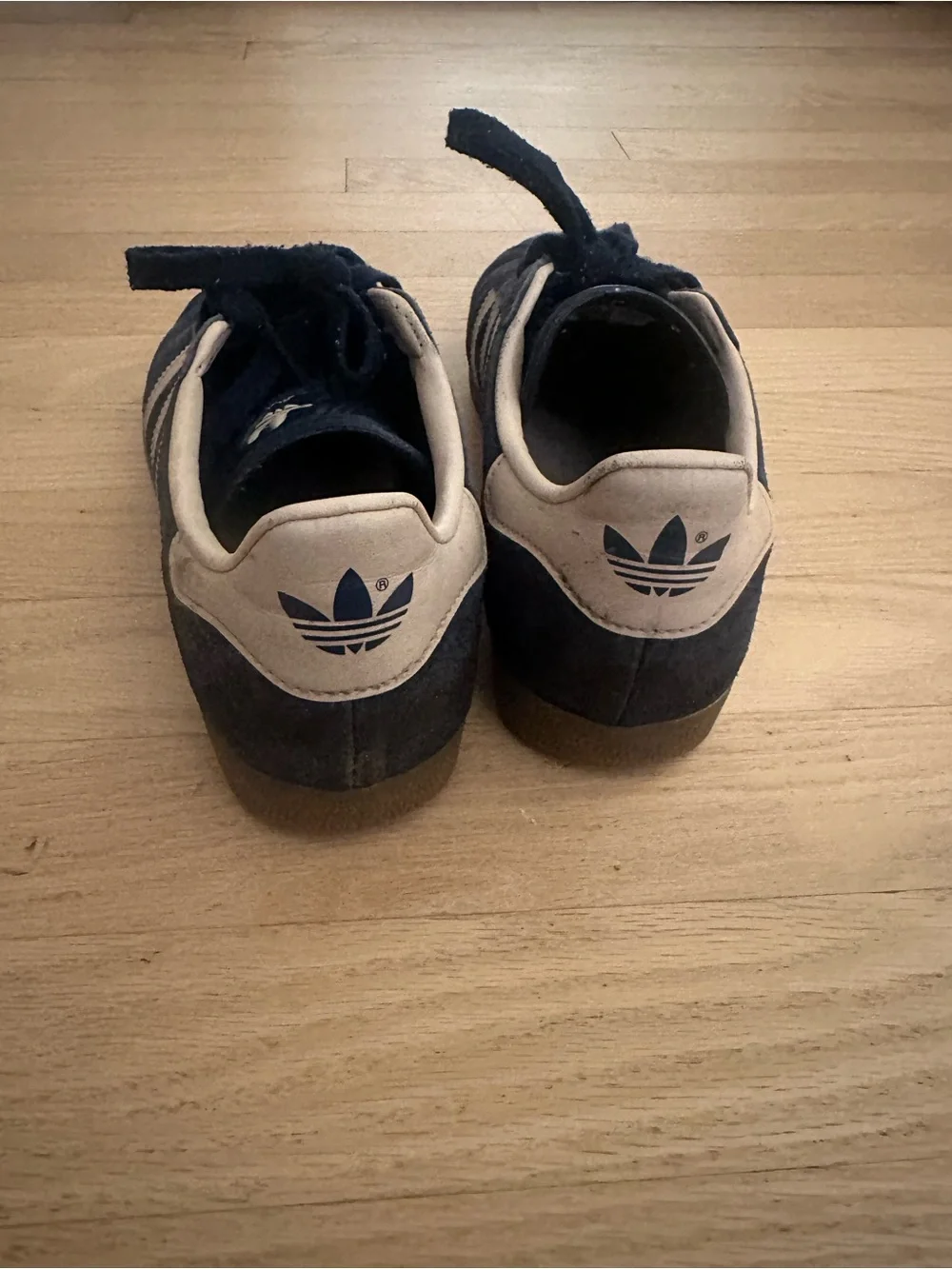 adidas Navy Suede Sneakers with pink Stripes. Male shoe size 7. Fits a women 8.5